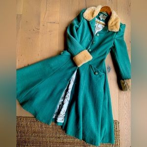 Vintage coat in beautiful emerald color.